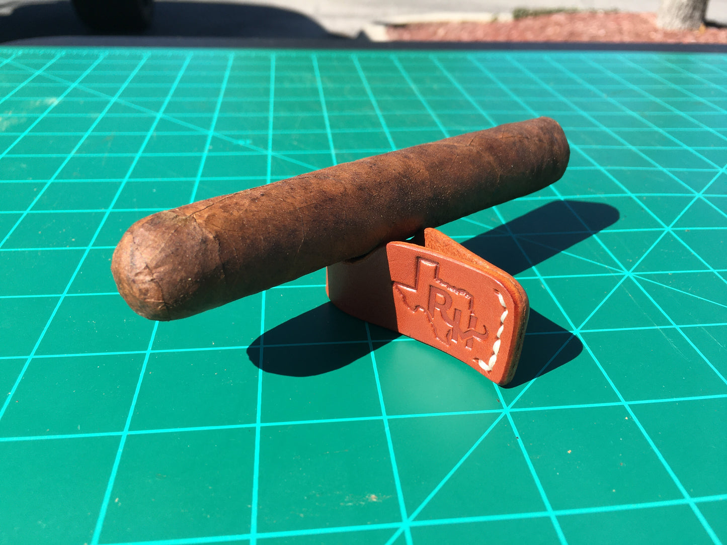 Cigar Stand – Rich Hides